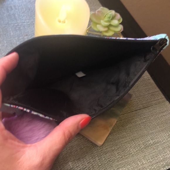 #84a NWOT Swarovski Crystal Bag & Lavender Pom Pom Keychain 👛☯️ *one of a kind* - Picture 11 of 17